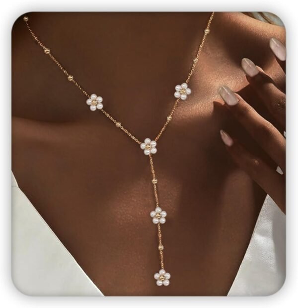 Pearl Necklaces for Women, Daisy Pearl Choker as Y Shaped Pearls Jewelry Gold Heart Necklace for Christmas Teen Gifts Trendy Stuff Birthday Gifts White Baroque Necklace as Wedding Jewelry
