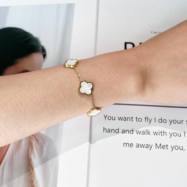 18K Gold Plated Clover Lucky Bracelet for Women White/Black/Red/Green Flower Four Leaf Link Bracelets Trendy Jewelry Gifts for Women